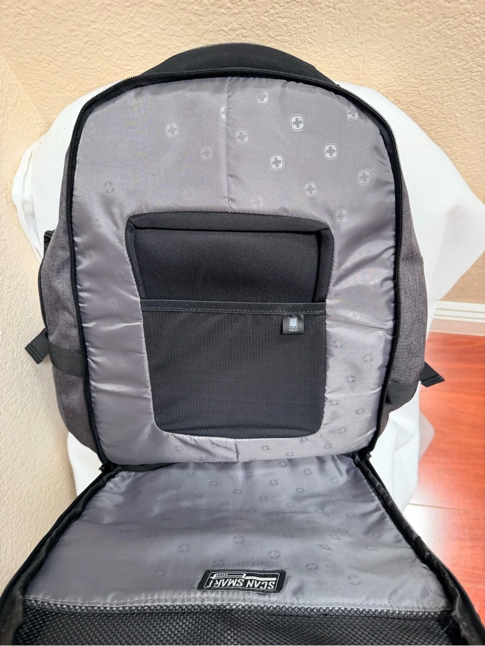 Swissgear 1900 ScanSmart Laptop Backpack swissgear 1900